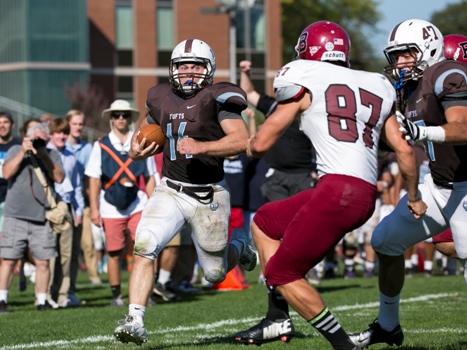 Trause taking back a punt 49 yards to the house against Bates in Week 2. (Courtesy of Tufts Athletics)