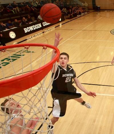 Lucas Hausman '16 has been unstoppable as of late. The junior dropped a career-high 30 against Trinity in a losing effort on Friday. (Courtesy of Bowdoin Athletics/www.CIPhotography.com)